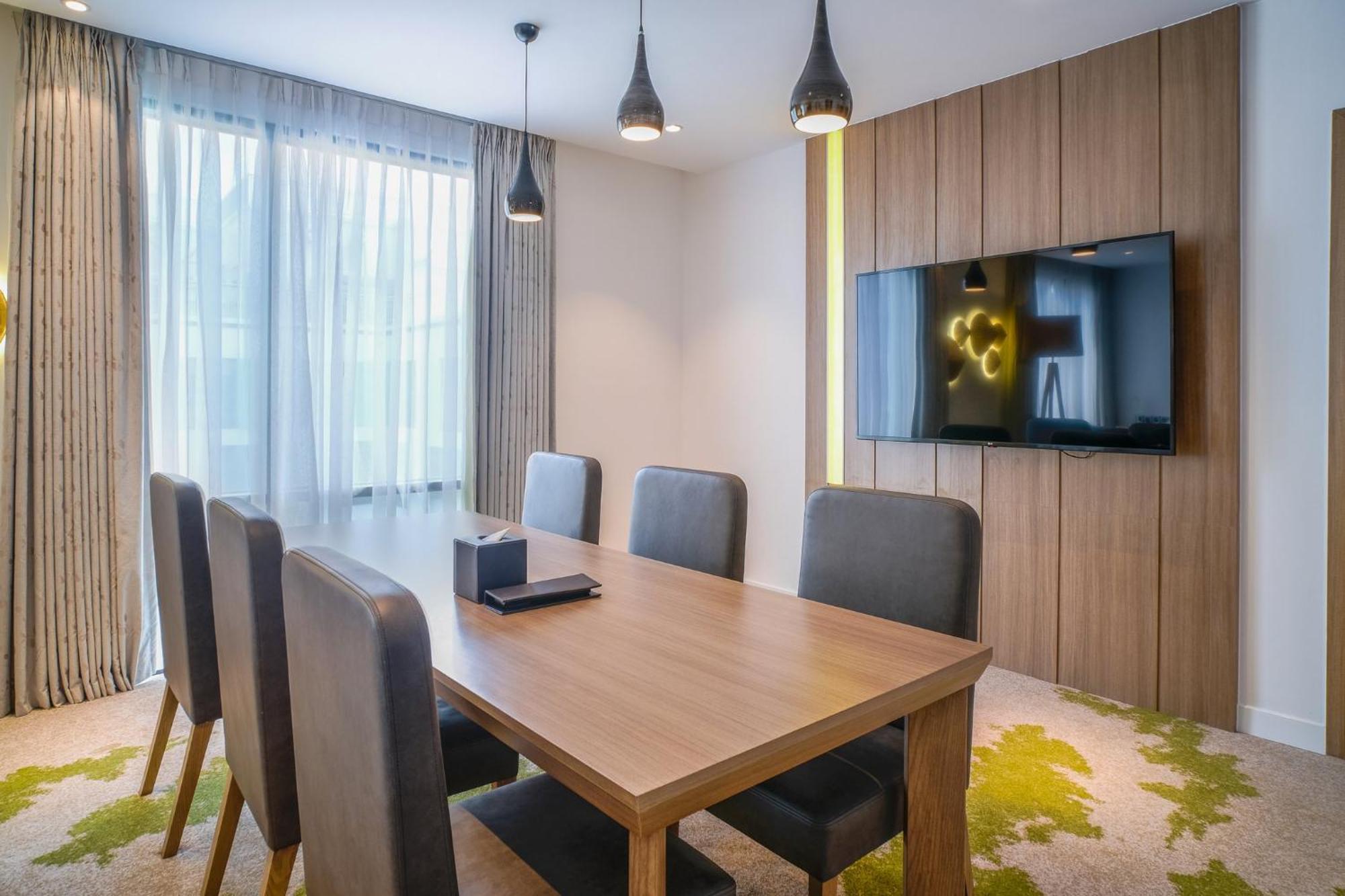 Inn&suites Sân Bay Sài Gòn Khách sạn 5*