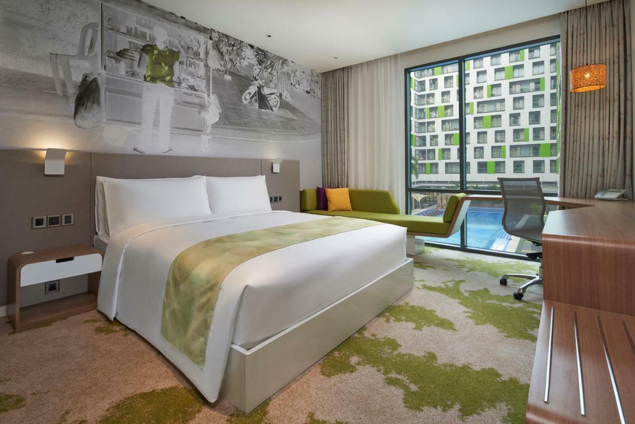 & Saigon Airport By Ihg Hotel 5*