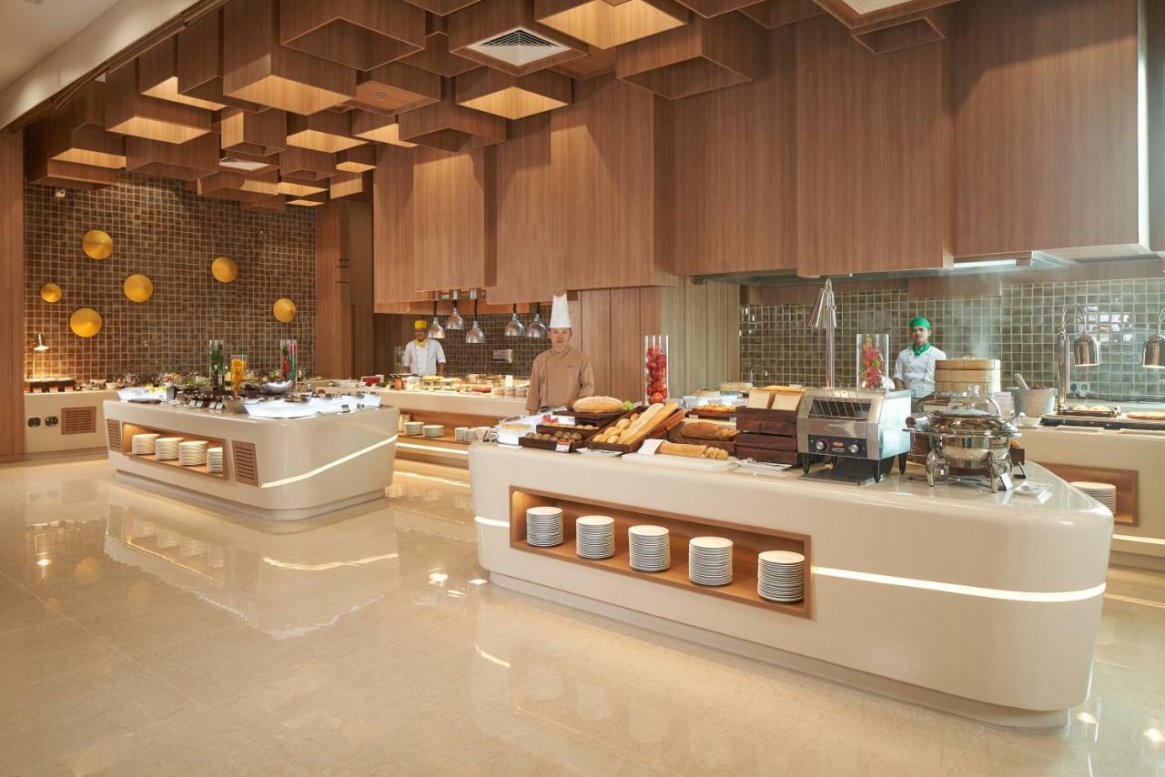 & Saigon Airport By Ihg Hotel 5*