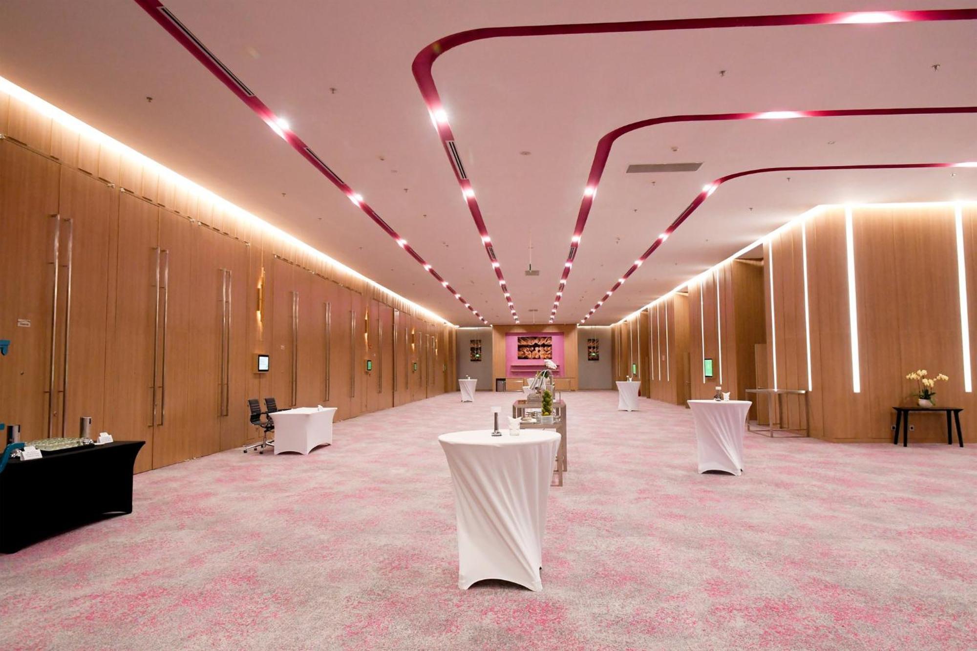 & Saigon Airport By Ihg Hotel Ho Chi Minh City