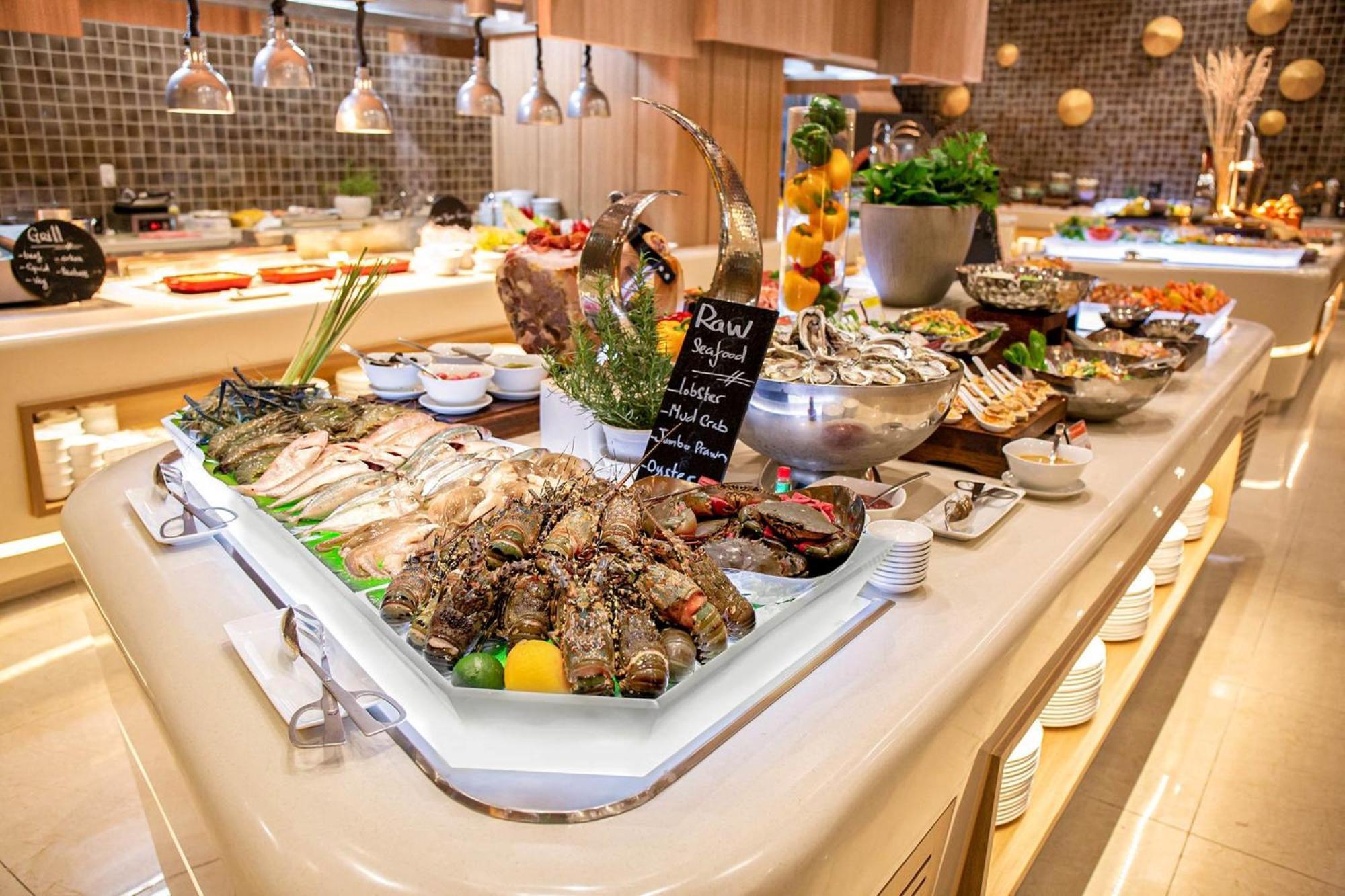 Hotel & Saigon Airport By Ihg Ho Chi Minh City