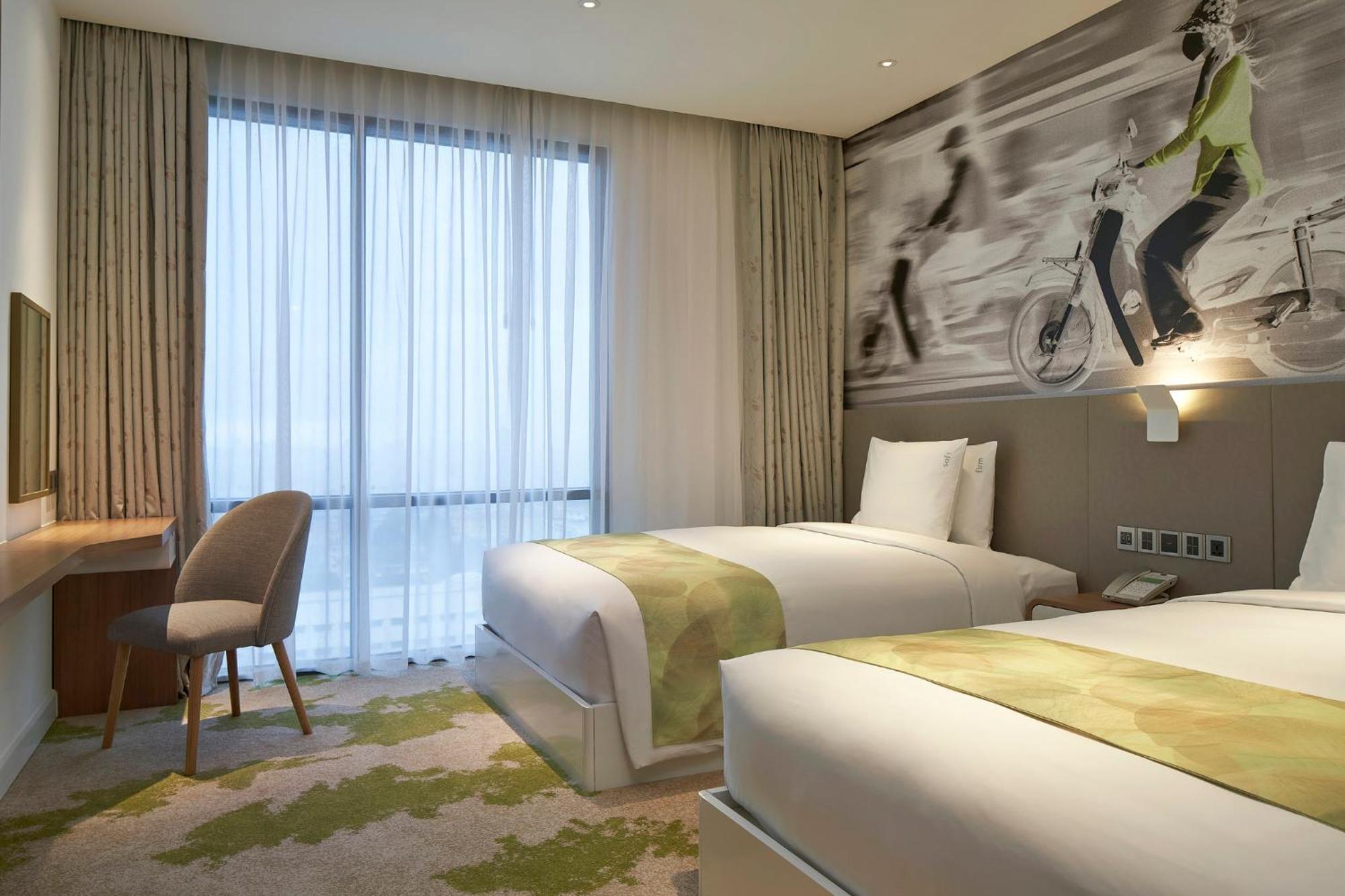 & Saigon Airport By Ihg 5*