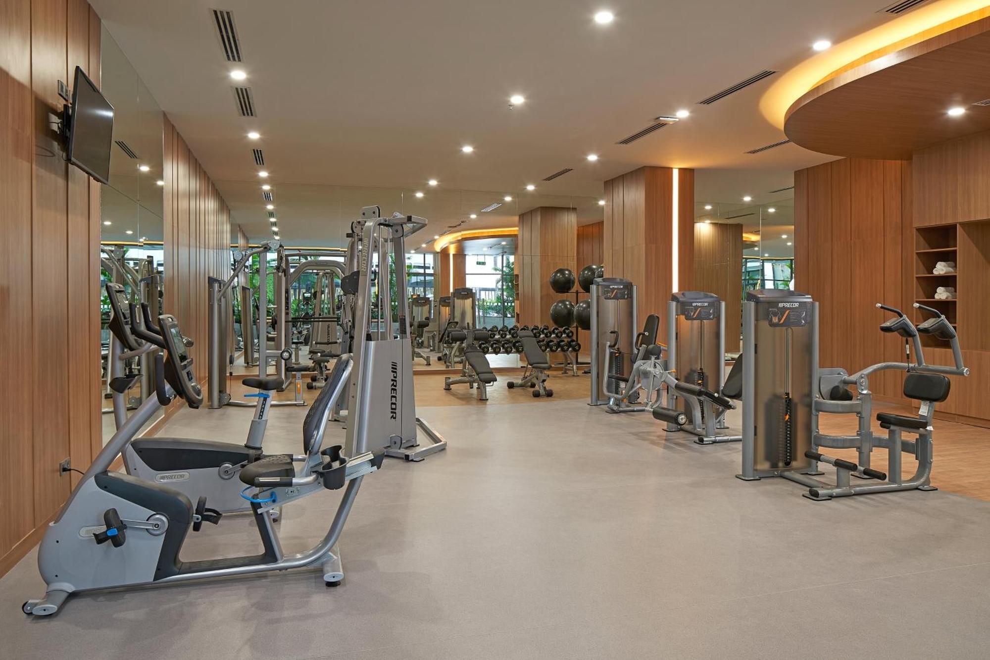 & Saigon Airport By Ihg Hotel